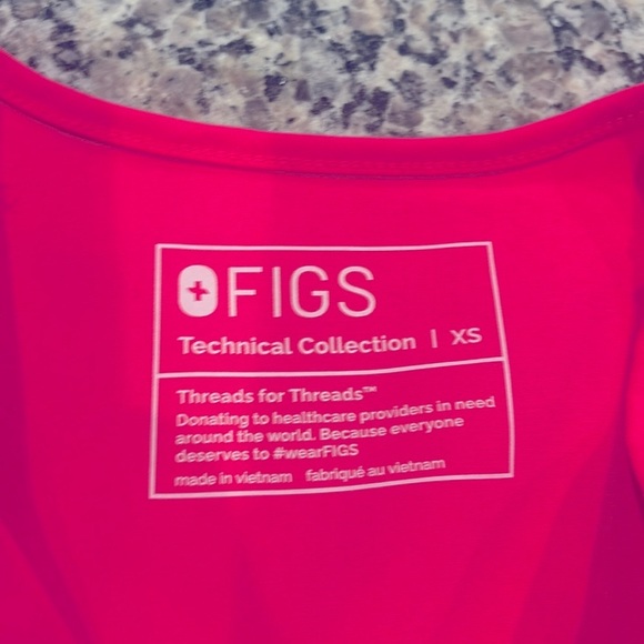 FIGS hot pink scrub set. - Picture 2 of 3